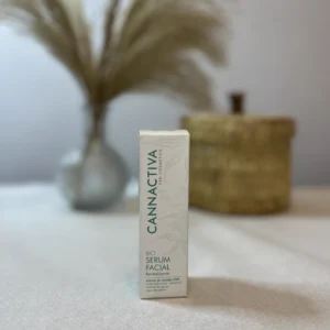 Sérum facial con CBD revitalizante